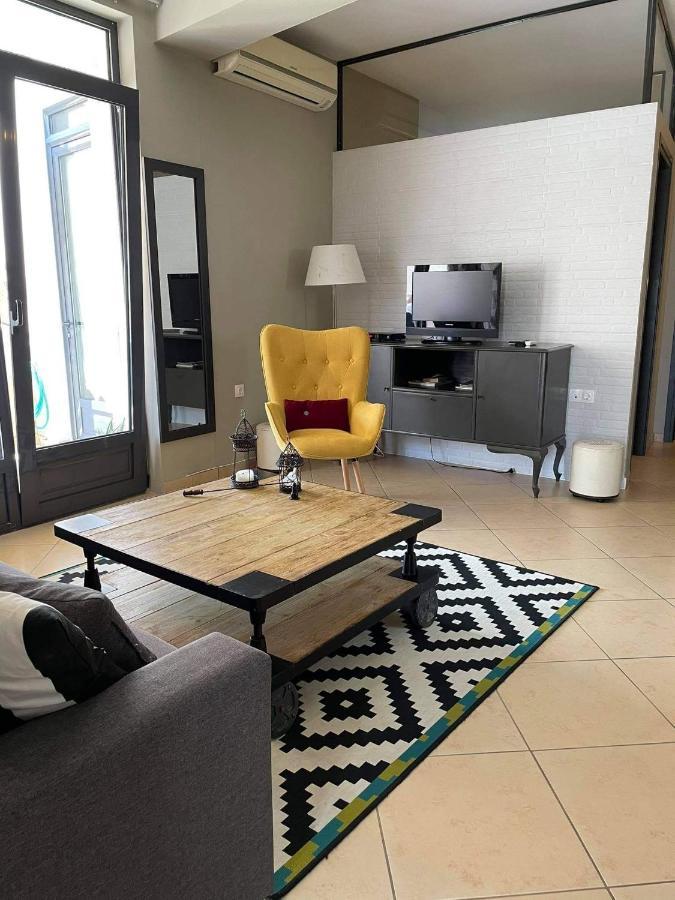 Moonstone House B * Mytilene